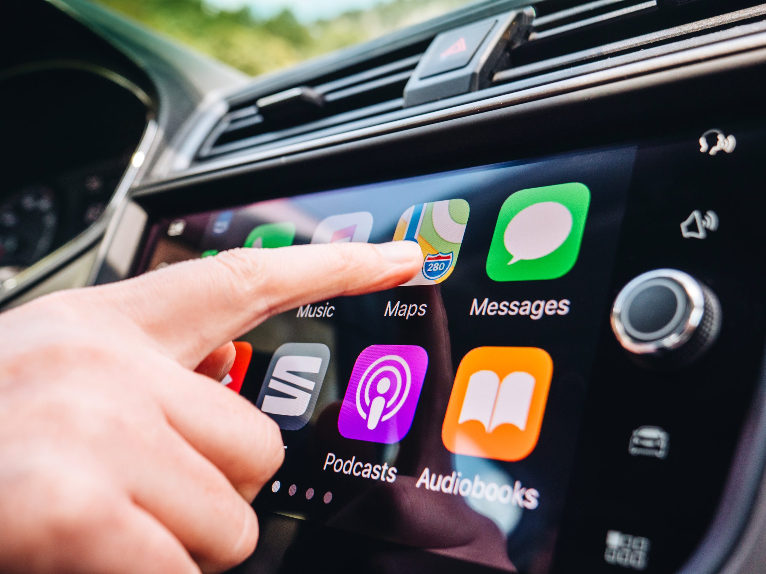 CarPlay & Android App