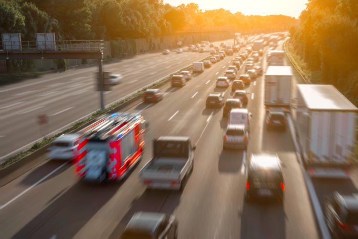 Rettungsgasse richtig bilden: So geht das!