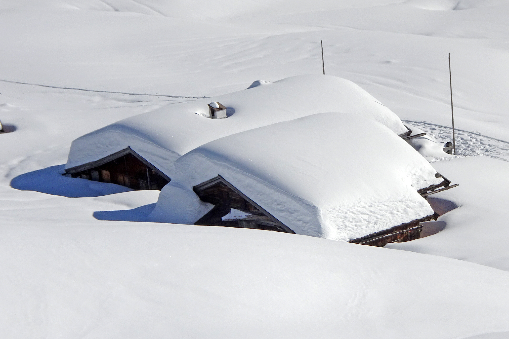 komplett eingeschneite Hütte; Schneelastzone