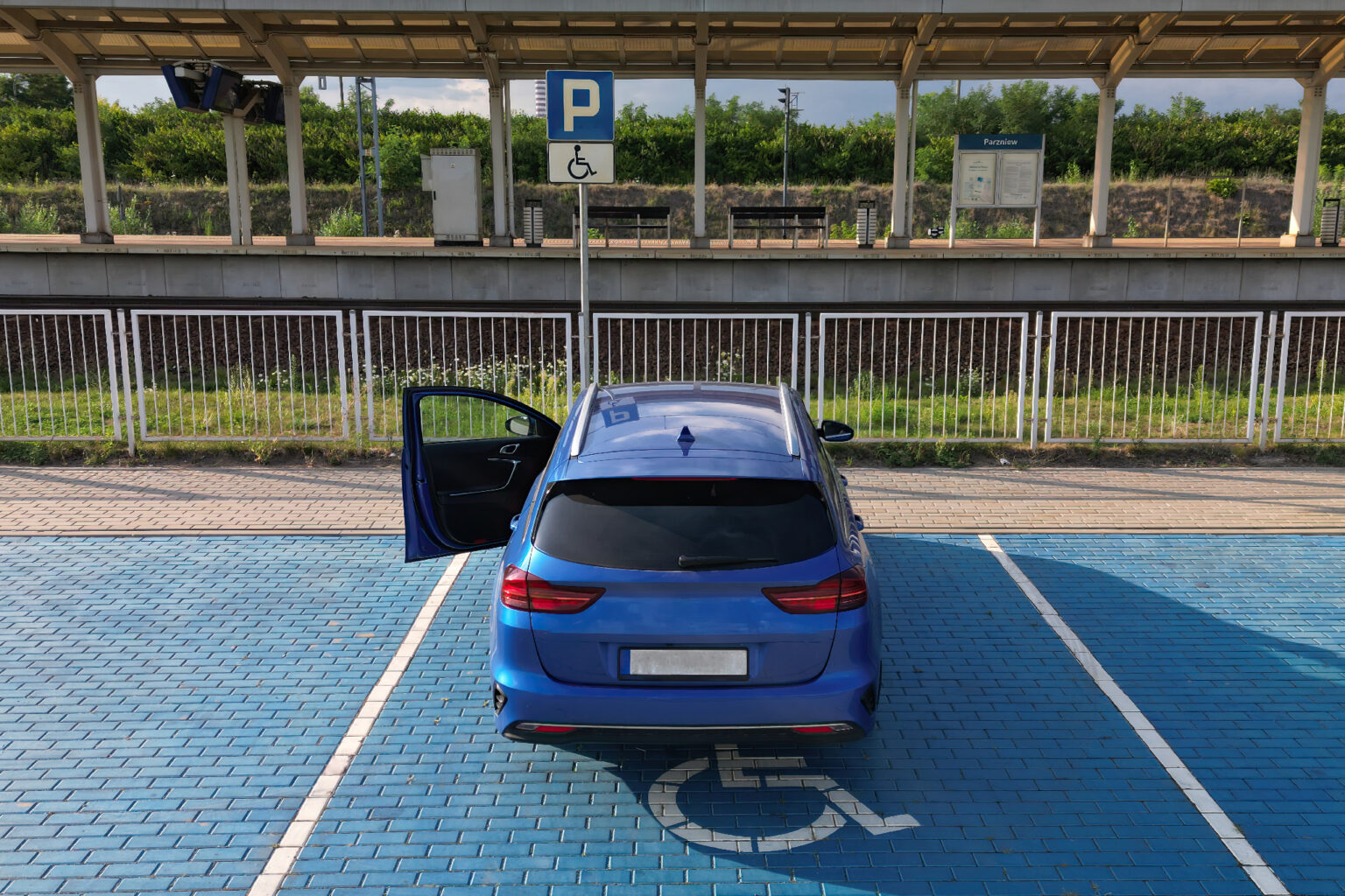 Behindertenparkplatz: Alles Wichtige zum Sonderparkausweis!