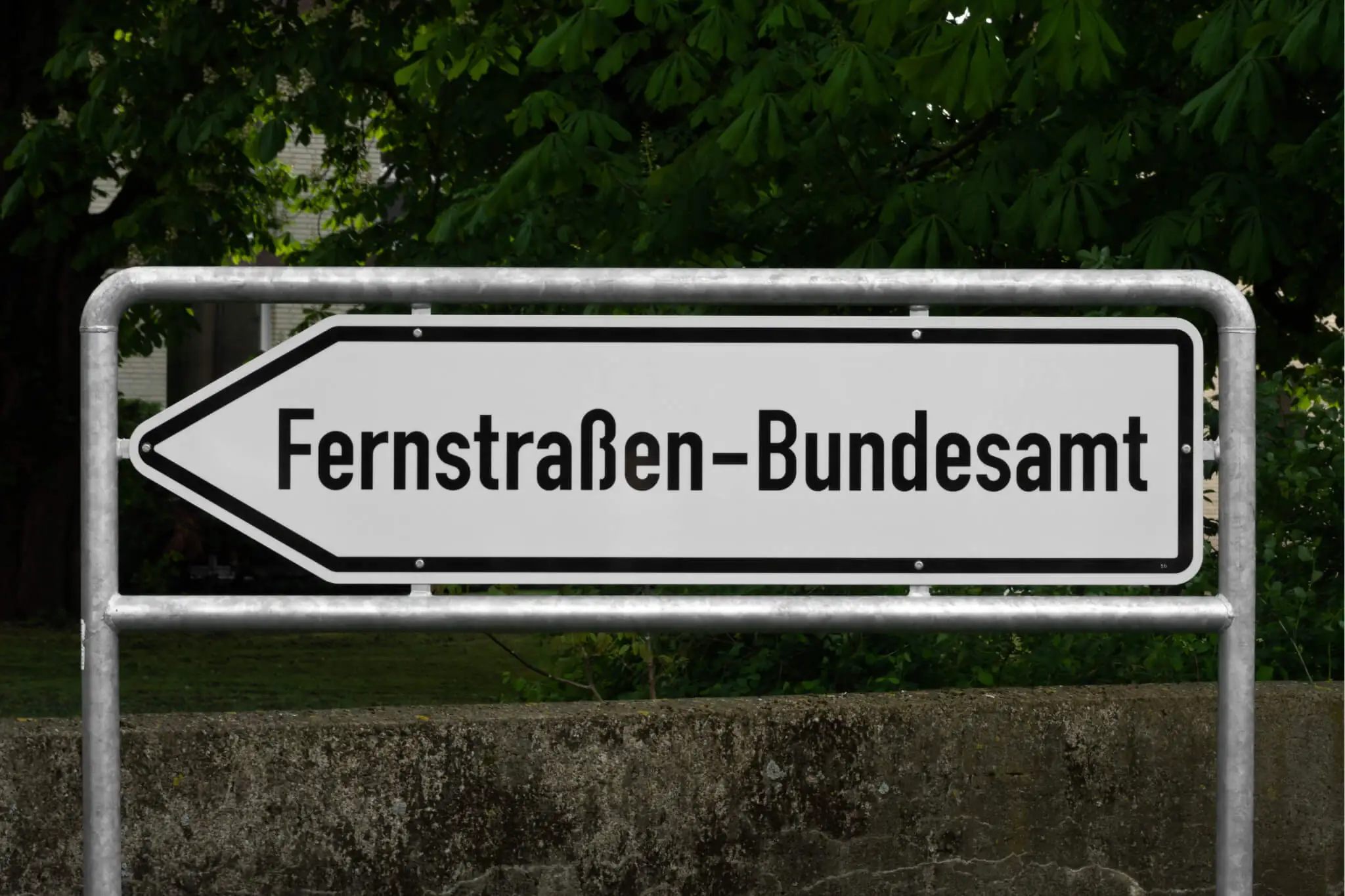 Fernstraßen-Bundesamt-schild