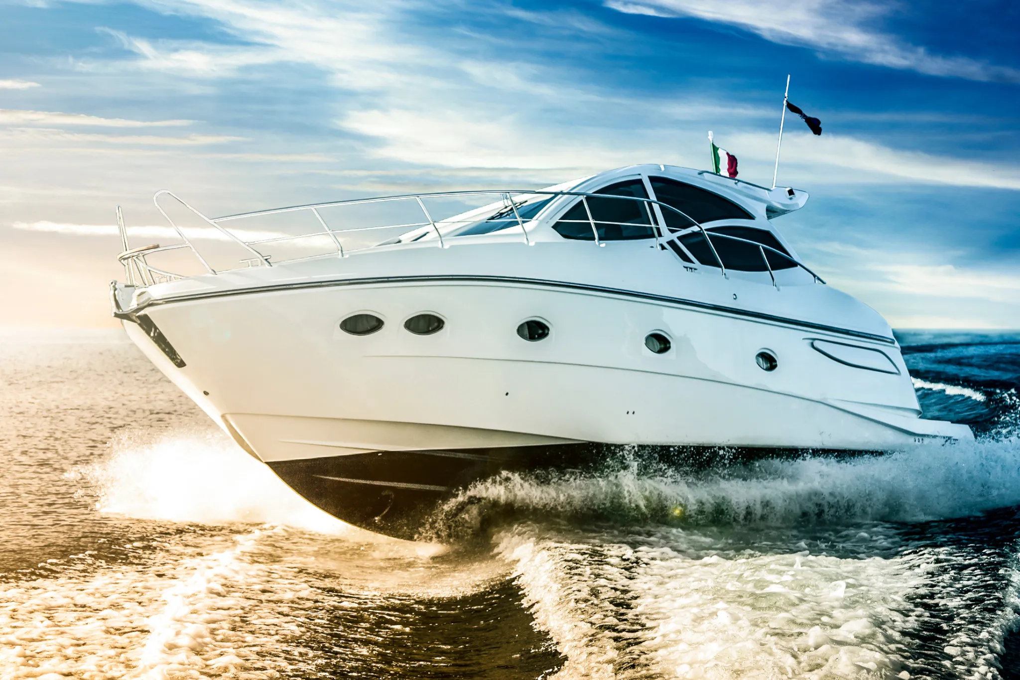 Bootshaftpflichtversicherung: Boot auf Meer