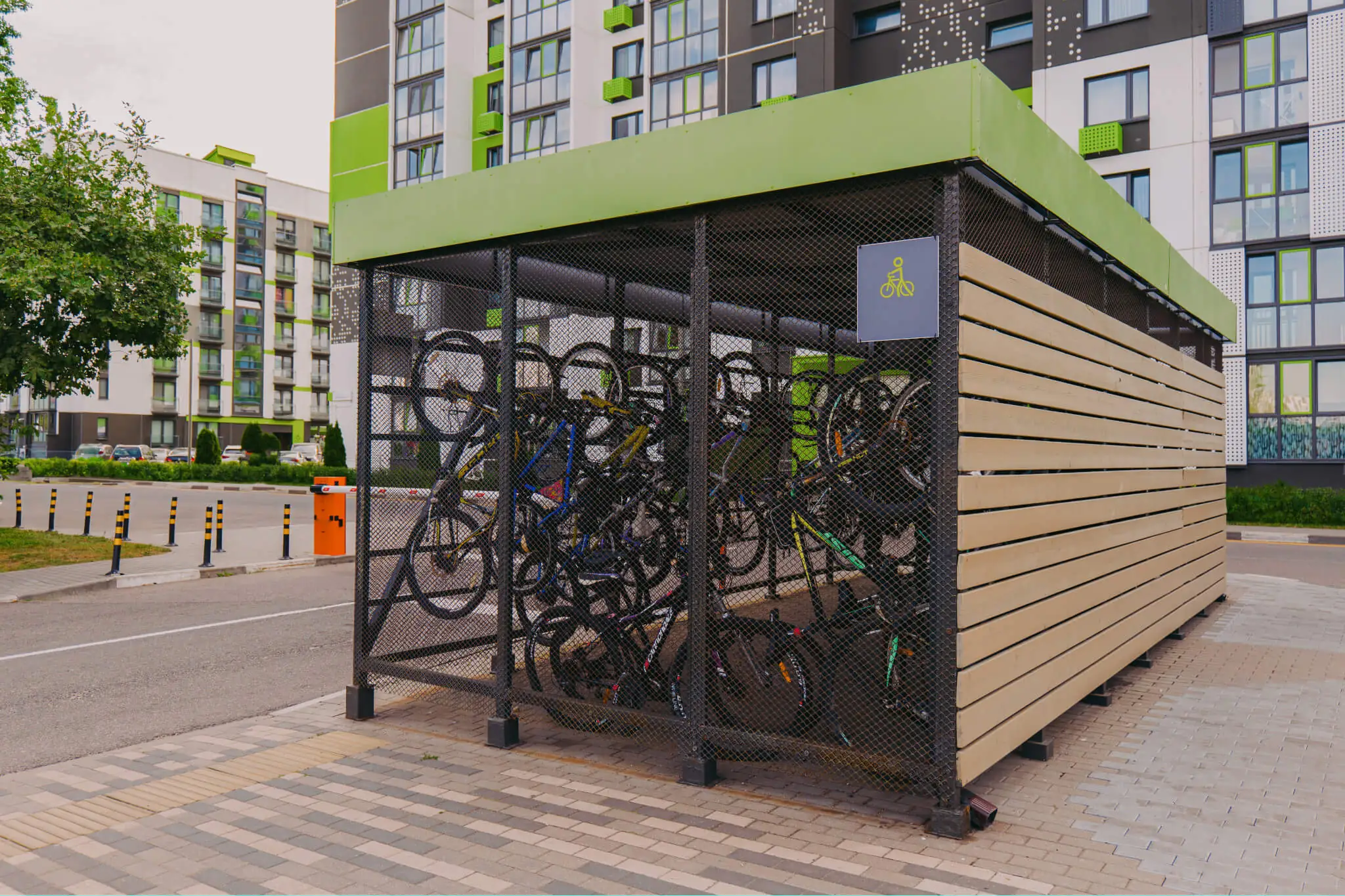 Fahrradgarage in einem Wohnblock